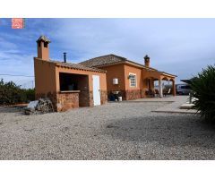 INMACULADA CASA DE CAMPO CON 4 DORMS  PISCINA Y TOTALMENTE PRIVADA EN SANGONERA LA SECA