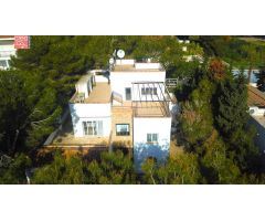 VILLA DE LUJO CON 5 DORMITORIOS TAN SOLO 250 METROS DE LA PLAYA DE CAMPOAMOR