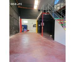 Amplia Nave en zona El Torno