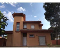 CHALET DE 2 PLANTAS  INDEPENDIENTE EN LA BARROSA CON 1200 M2 DE PARCELA