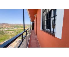 ESPACIOSA CASA CON GRAN TERRENO Y PRECIOSAS VISTAS EN CAMPANILLAS