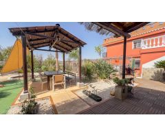 ESPACIOSA CASA CON GRAN TERRENO Y PRECIOSAS VISTAS EN CAMPANILLAS