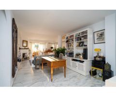 ÁTICO MUY AMPLIO CON GRAN TERRAZA Y EXCELENTES CALIDADES EN ZONA TRANQUILA EN CALAHONDA