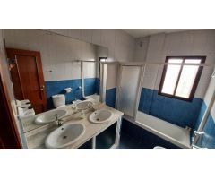 ¡Descubre Tu Refugio! Bonito Chalet en Venta en Florisol