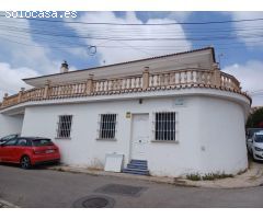 ¡Descubre Tu Refugio! Bonito Chalet en Venta en Florisol