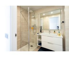 Adosado luminoso de 2 habitaciones en Benalmádena