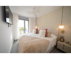 Adosado luminoso de 2 habitaciones en Benalmádena