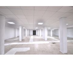 ¡OPORTUNIDAD! Local comercial en semisótano con fácil acceso – Ideal para múltiples usos – Excelente