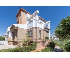 Espectacular Chalet Independiente en El Camelo con Piscina y Jardín Privado