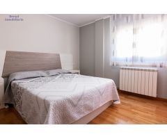 Piso tipo duplex, tres dormitorios. baño y aseo, con trastero. SIN ASCENSOR