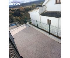 Casa para entrar a vivir de 99 metros  mas 16 metros de bodega con asador  en Matute - La Rioja