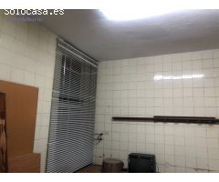 Piso en edificio singular e histórico, con ascensor, muy centrico.