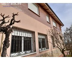 Magnifica casa, con más de dos mil metros de terreno.