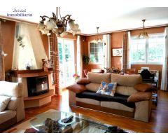 Chalet pareado en venta en Navarrete. Precioso y muy amplio, de trescientos treinta metros útiles.