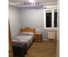Piso de cinco habitaciones dos baños y trastero.