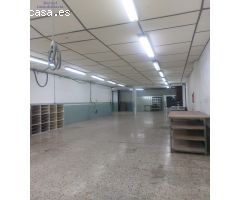 Local de mas de doscientos metros, para empezar a trabajar.