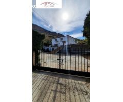 SE VENDE FINCA DE 9.200M2 CON CASA EN LA MELLA