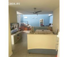 SE VENDE TRÍPLEX EN ZONA SAN JUAN