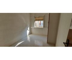 SE VENDE PISO JUNTO A PUERTA DE MARTOS.