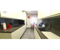 SE VENDE PISO EN RESIDENCIAL CON PISCINA JUNTO AL HOSPITAL UNIVERSITARIO.