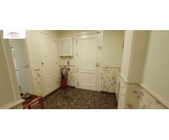 SE VENDE PISO EN RESIDENCIAL CON PISCINA JUNTO AL HOSPITAL UNIVERSITARIO.