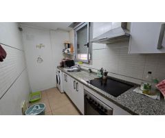 VIVIENDA SEMI NUEVA EN AV. LIBIA, JUNTO A FIDIANA, CON PISCINA!!!!