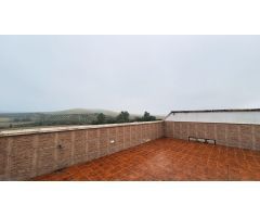 PISO EN GUALDALCÁZAR CON GRAN TERRAZA SOLARIUM Y PATIO