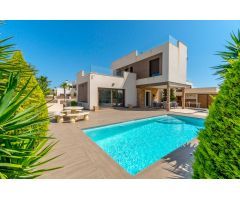 VILLA EN TORREVIEJA