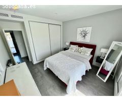 VILLA  DE LUJO EN TORREVIEJA, PRIMERA LINEA DE MAR.