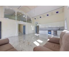 ESPECTACULAR VILLA EN LA MARINA CON PARCELA DE 8.000 M2