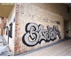 LOCAL comercial con posibilidades para transformar en estudio