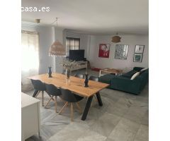 BONITO ADOSADO DE TRES DORMITORIOS EN TORREBLANCA BAJA
