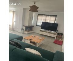 BONITO ADOSADO DE TRES DORMITORIOS EN TORREBLANCA BAJA