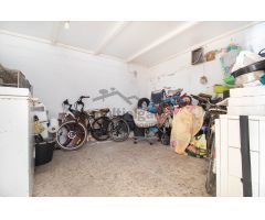 NAVE EN LA ZONA DEL CHAPARRAL