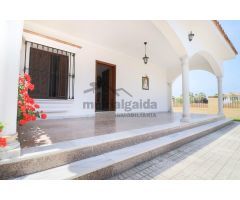 ESPECTACULAR CHALET ZONA MONTAÑESES