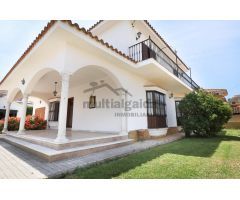 ESPECTACULAR CHALET ZONA MONTAÑESES