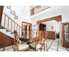 ESPECTACULAR CHALET ZONA MONTAÑESES