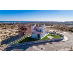 Promoción de villas de obra nueva independientes, con piscina privada y acabados modernos