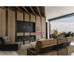 VILLA DE DISEÑO JUNTO AL MAR