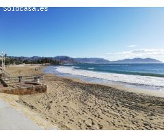 PISO en 1ª lINEA DE PLAYAS !!
