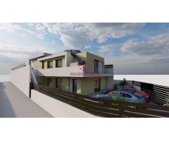 Chalets de obra nueva de una planta con piscina privada en Torrevieja