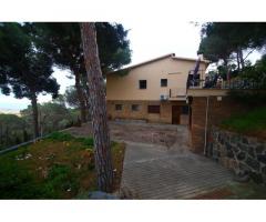 Villa con hermosas vistas al mar y a la montaña