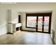 Fantastico piso de 4 habitaciones muy soleado para comprar en el centro de Andorra la Vella