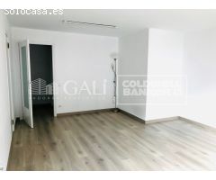 Fantastico piso de 4 habitaciones muy soleado para comprar en el centro de Andorra la Vella