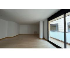 PISO 5 HABITACIONES, 3 BAÑOS, 2 PLAZAS DE APARCAMIENTO EN EL CORAZÓN DE ESCALDES