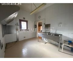 AMPLIO LOCAL COMERCIAL EN ALQUILER