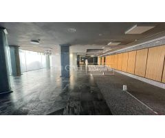 LOCAL COMERCIAL DE 500 METROS DELANTE DEL GOBIERNO DE ANDORRA