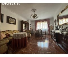 PISO EN VENTA JUNTO A LA CAPILLA DE LA ESPERANZA DE TRIANA. VS012