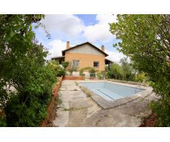 Se vende casa independiente con piscina en Mentrida Toledo