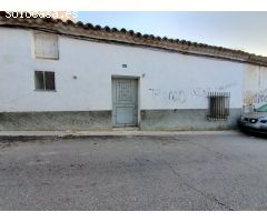 Casa de Pueblo en casco urbano de Mentrida con patio